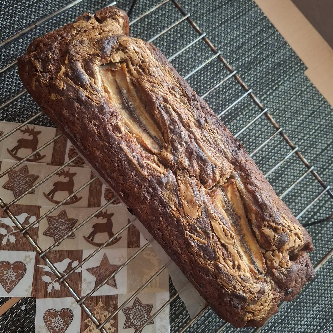 Moist & Fluffy Vegan Banana Bread Recipe (Gluten Free!)