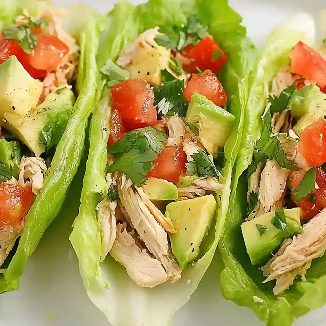 tacos de lechuga con pollo​