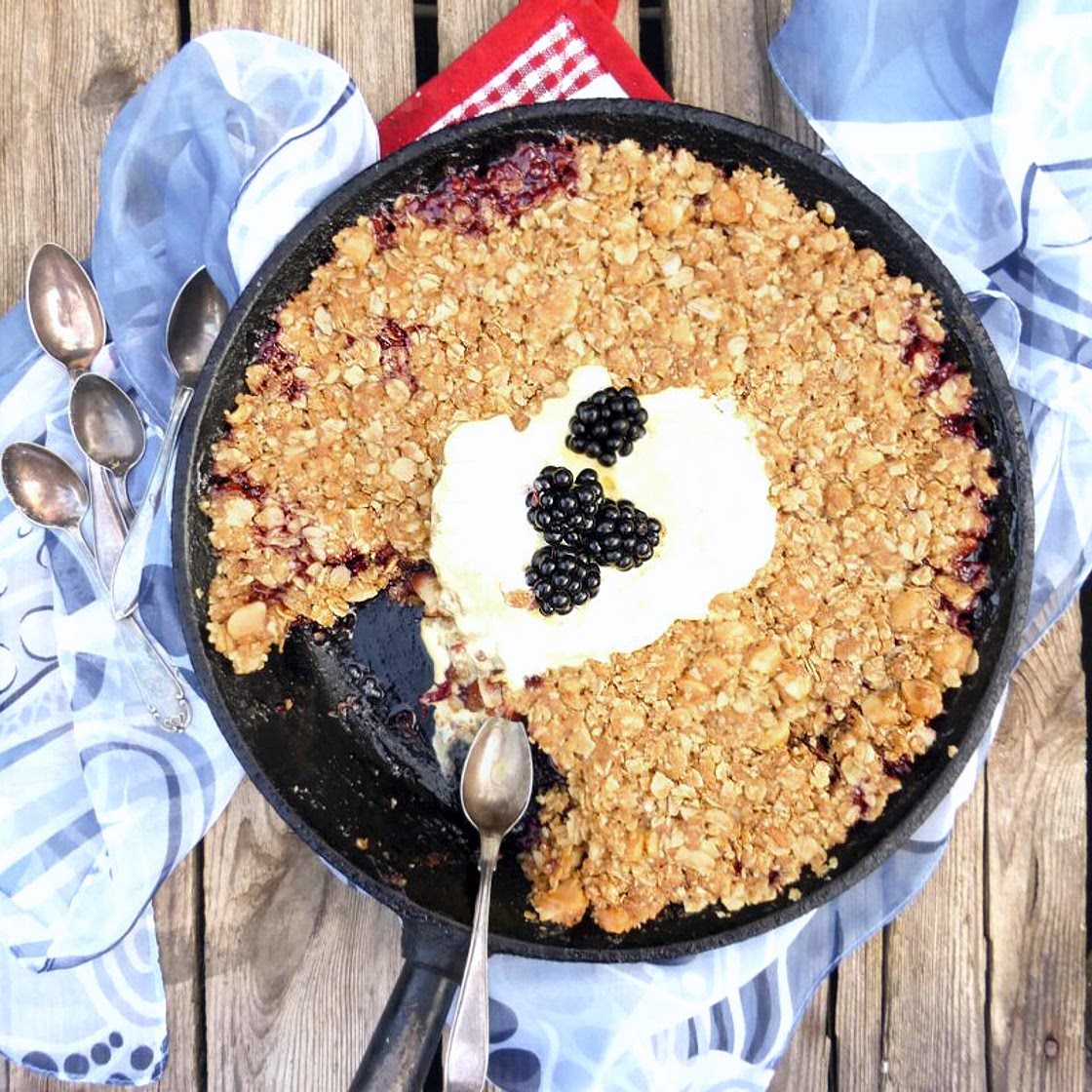 Skillet Blackberry Apple Macadamia Oat Crunch