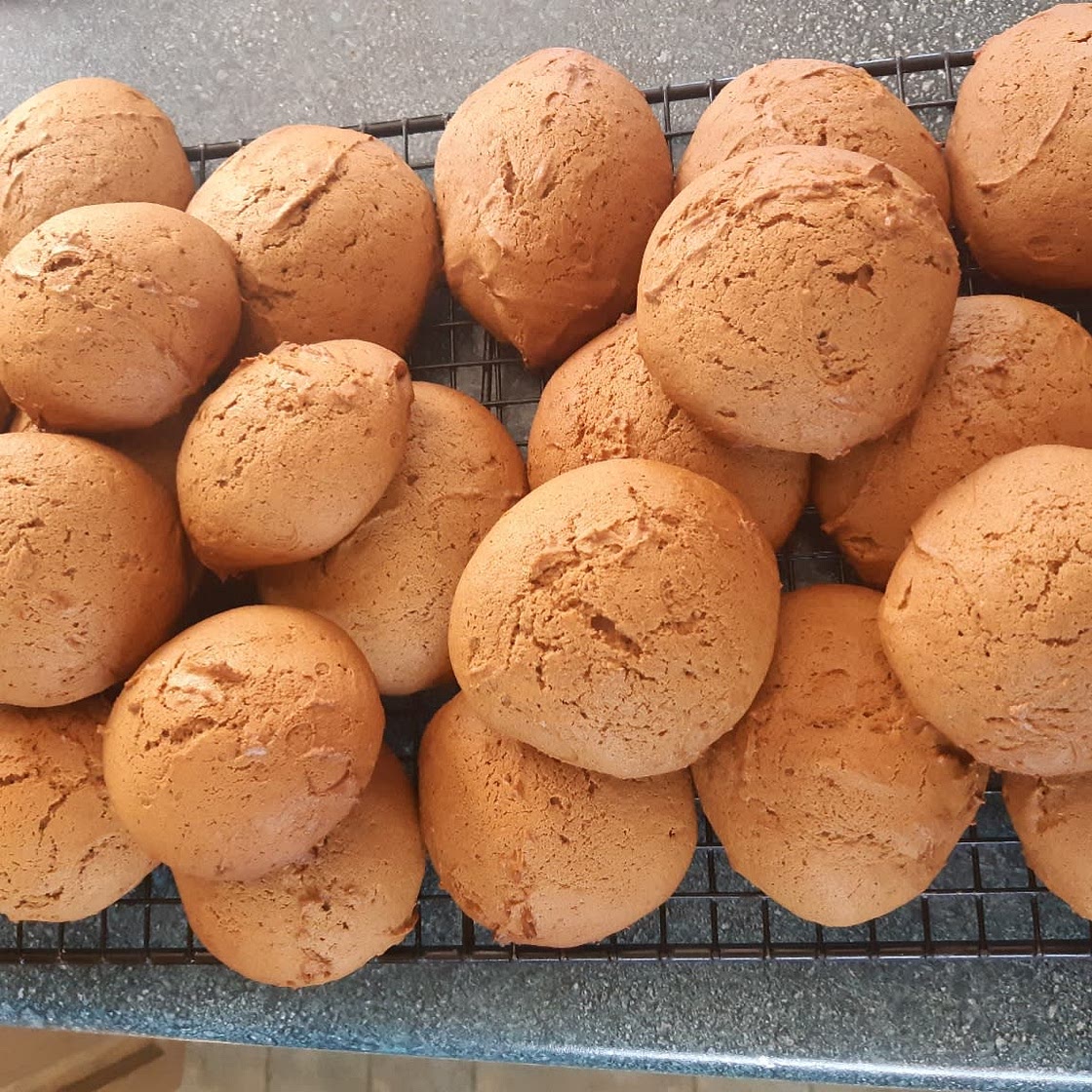 Lassies aka Fat Archies ( Molasses Cookies )