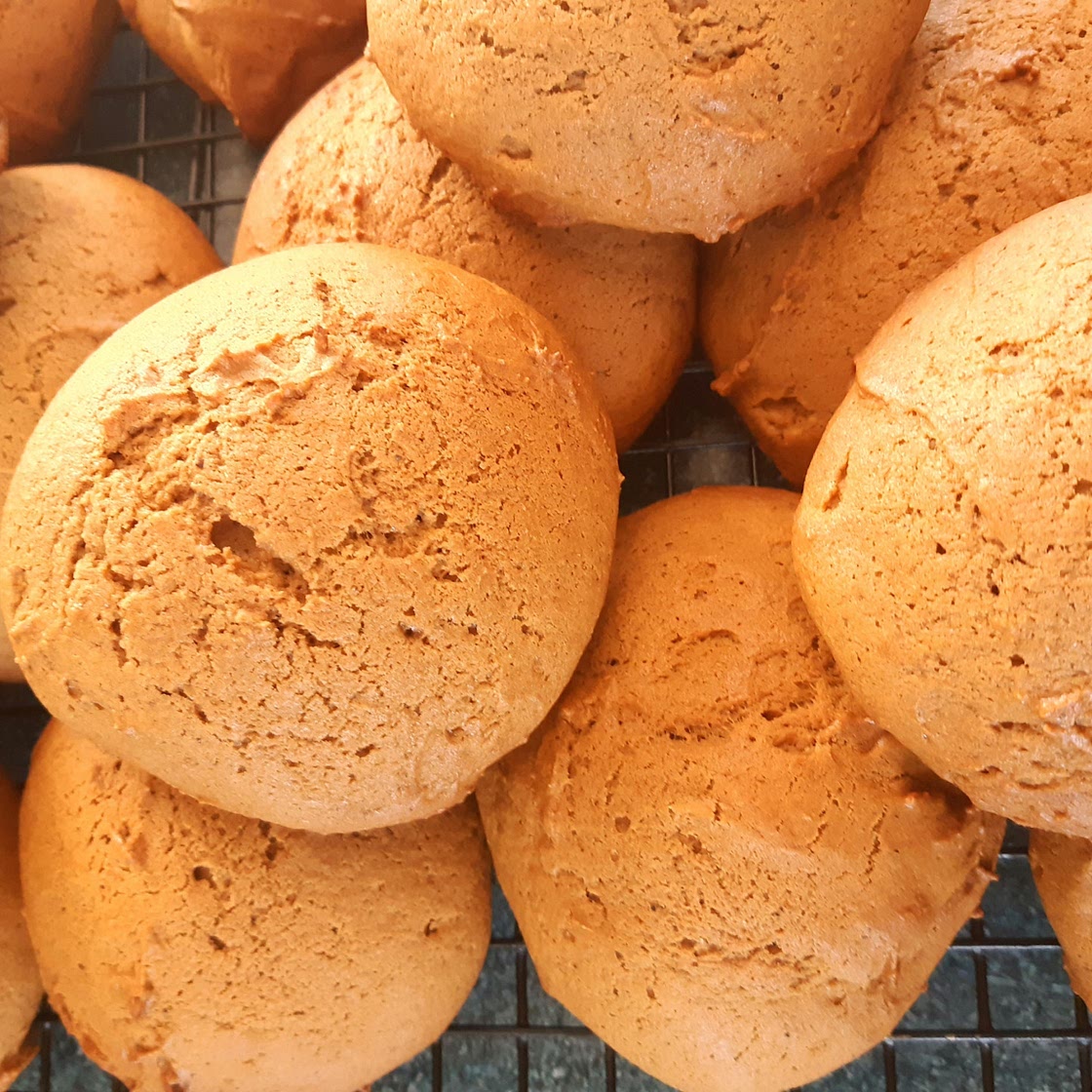 Lassies aka Fat Archies ( Molasses Cookies )