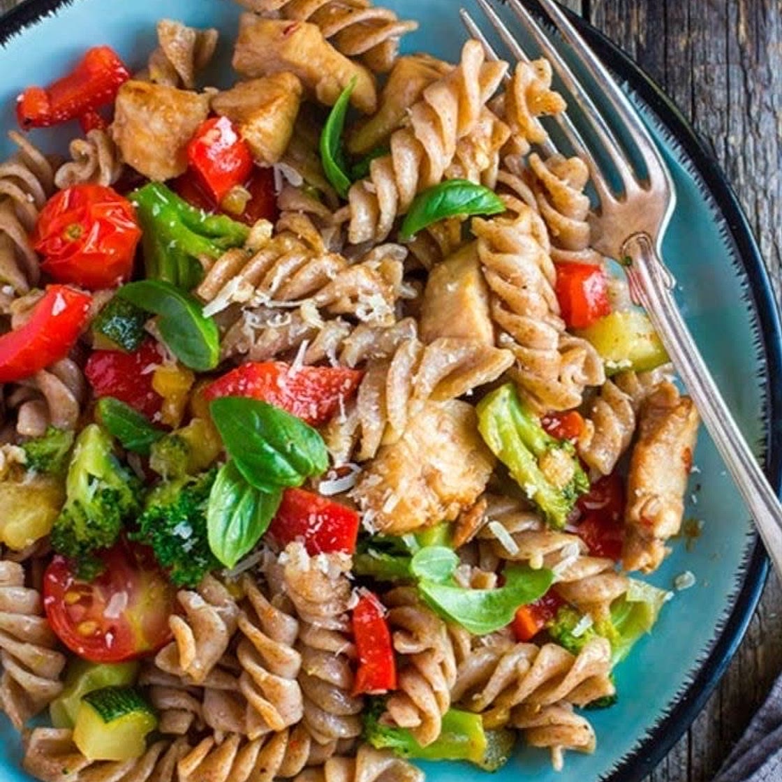 Pechuga de pollo c/pasta integral