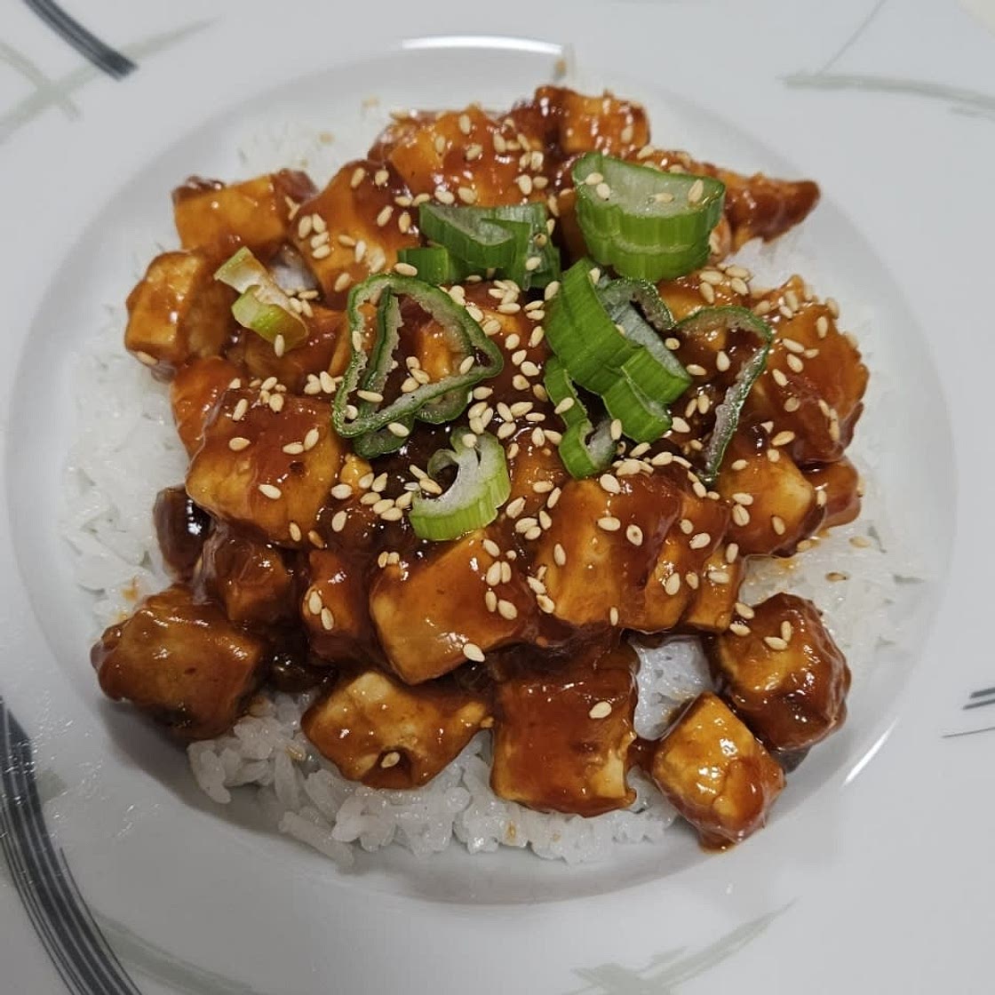 Marinierter Tofu mit Süß-Sauer-Soße