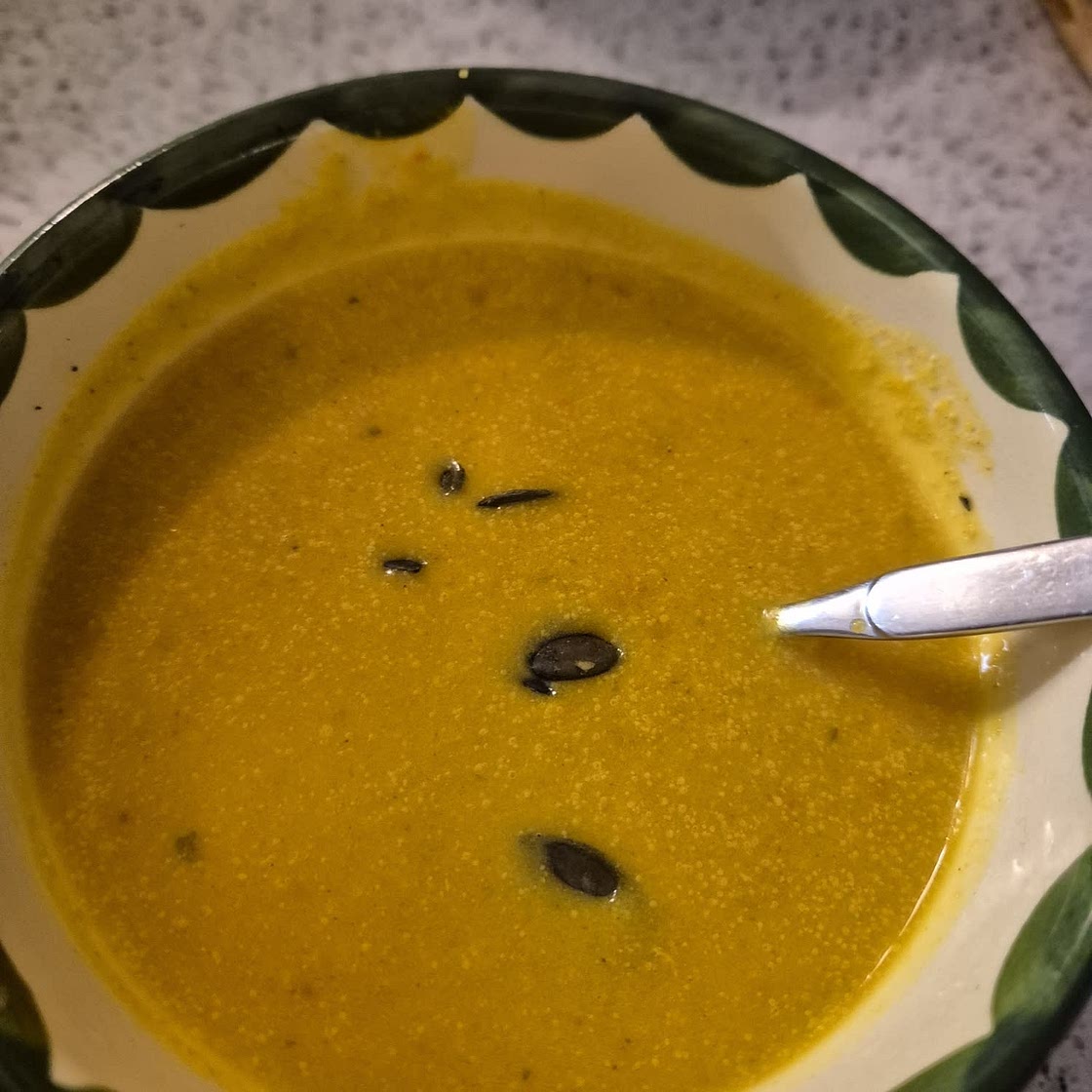 Thailändische Kürbis-Kokos-Suppe