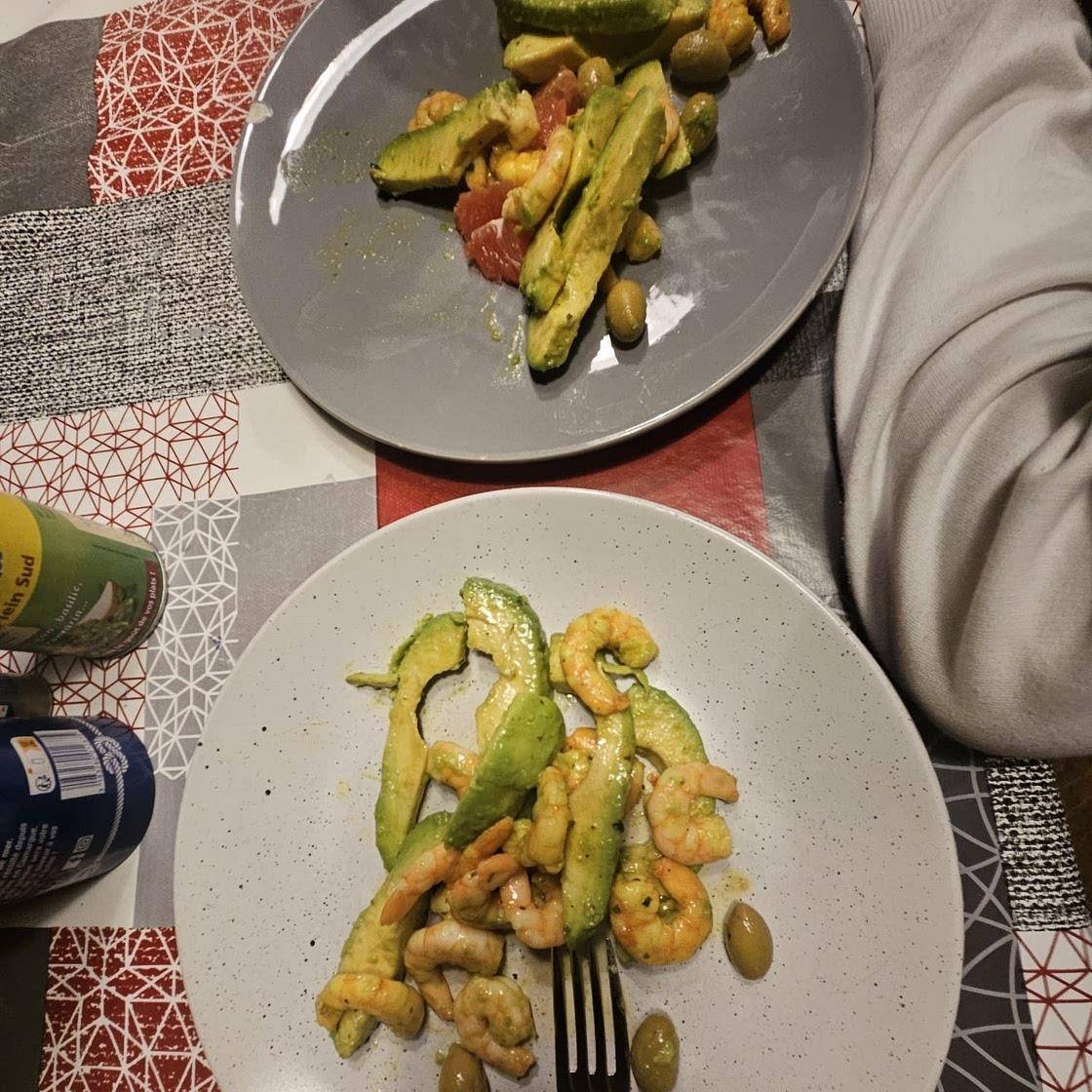 Salade de crevettes, avocat et pamplemousse