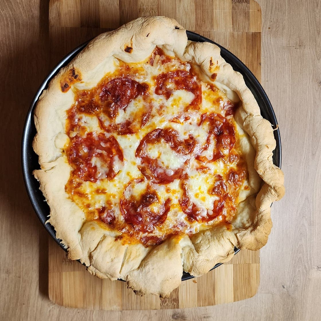 HOMEMADE CHICAGO STYLE DEEP DISH PIZZA