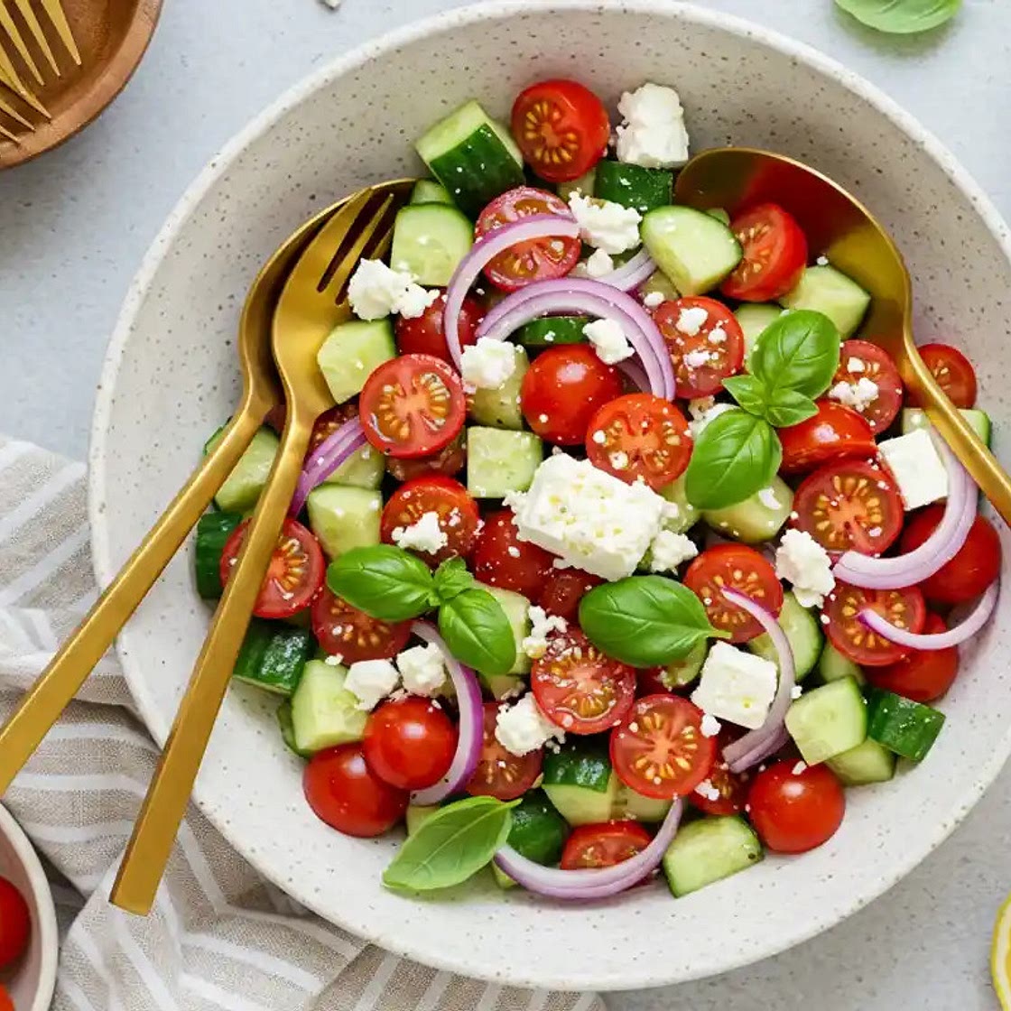 Cucumber Tomato Salad: A Simple and Healthy Side Dish