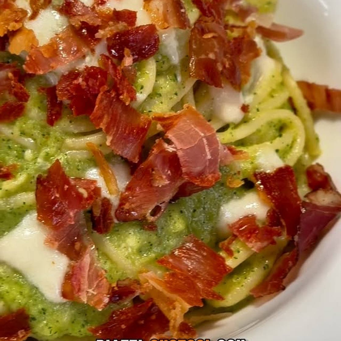 Spaghetti zucchine speck e fonduta di parmigiano 🥒🥓