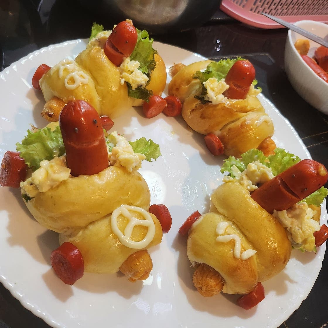 Sausage Bread Race Cars 🏎