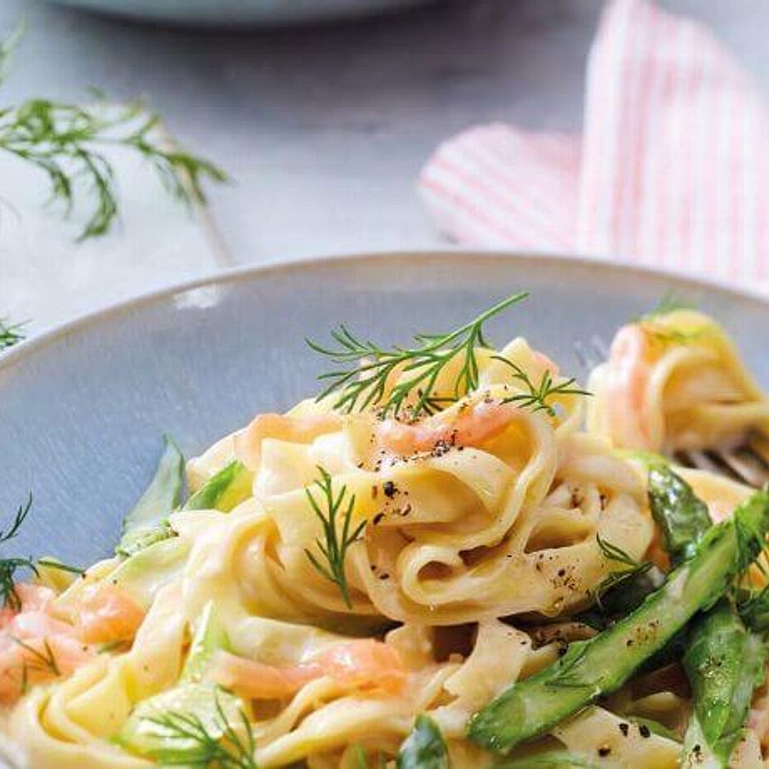 Tagliatelle in Spargel-Lachs-Sauce