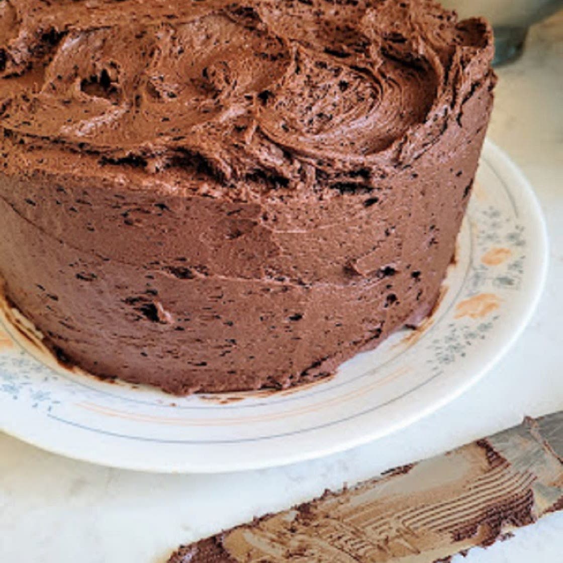 Fluffy Whipped Chocolate Frosting