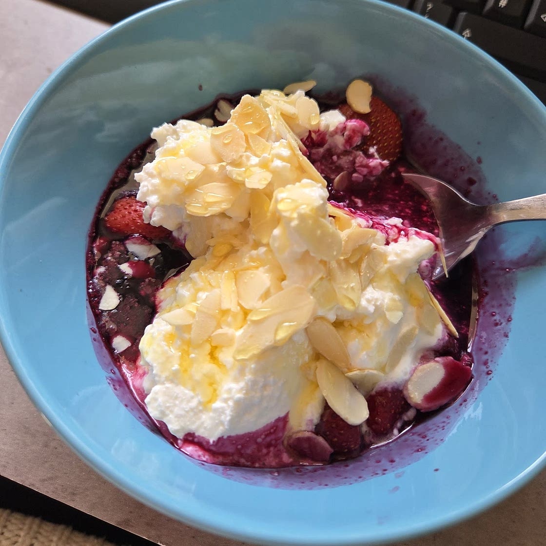 Berry Cottage Cheese Breakfast Bowl