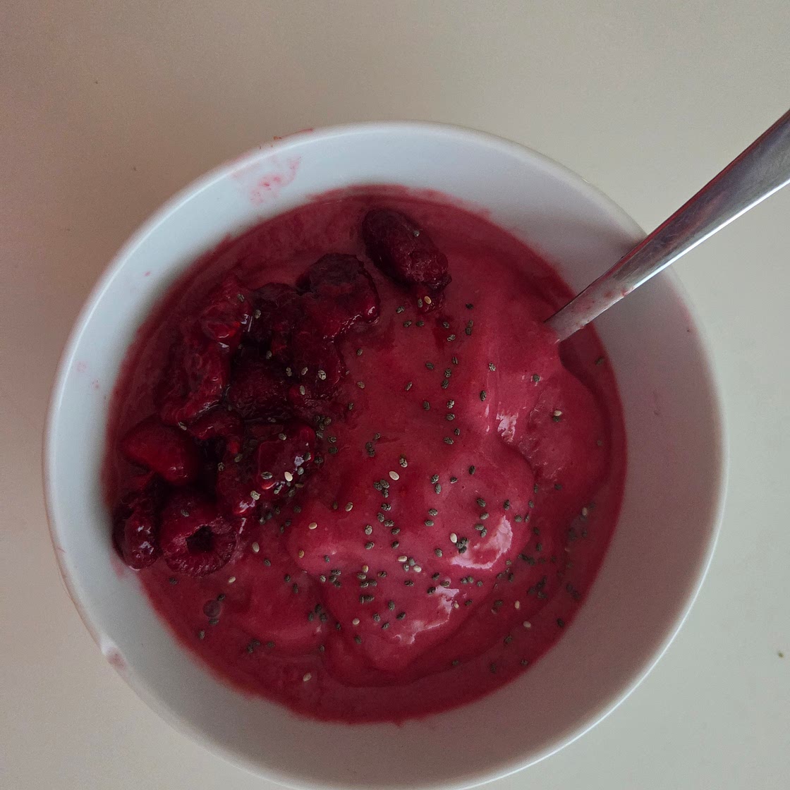 Raspberry Strawberry Smoothie Bowl