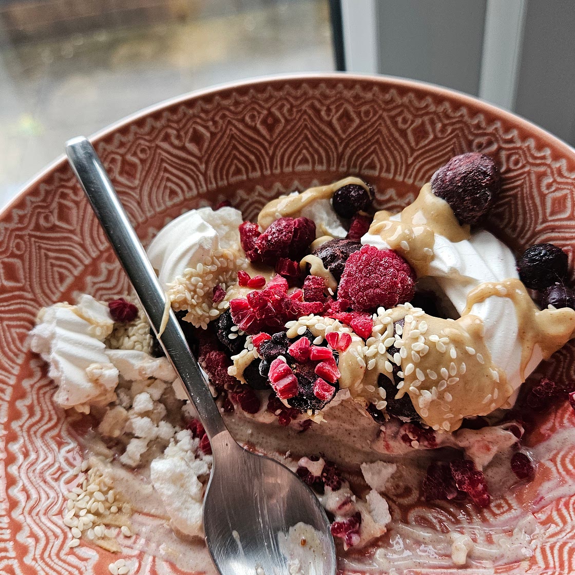 Deconstructed pavlova