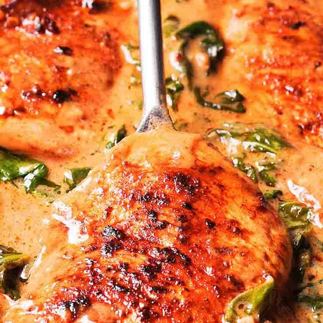 Chicken and Spinach in Creamy Paprika Sauce