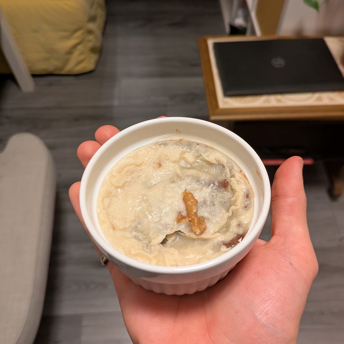 Schokoladiges Crème brûlée aus Datteln