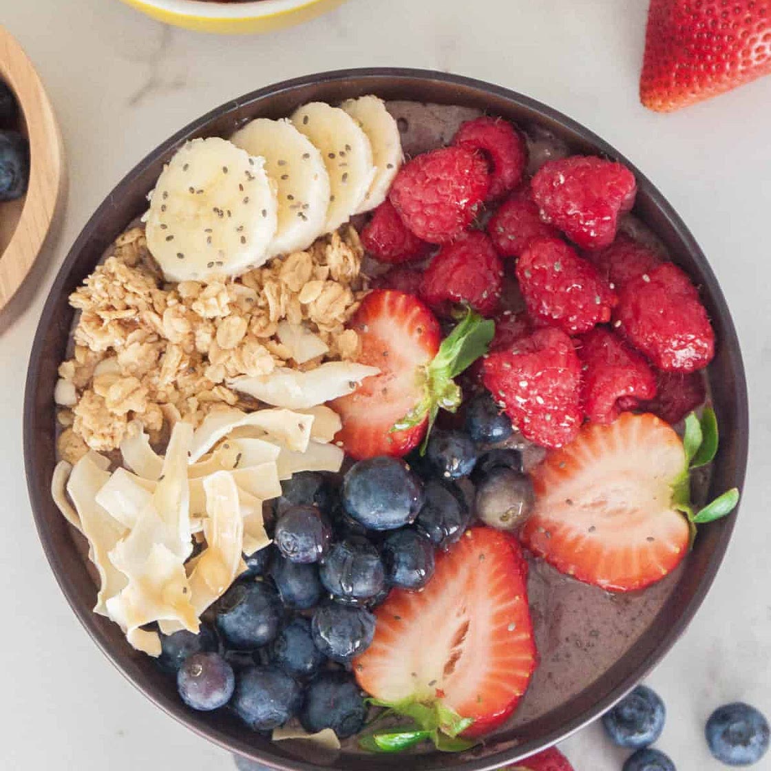 Homemade Hawaiian Acai Bowl