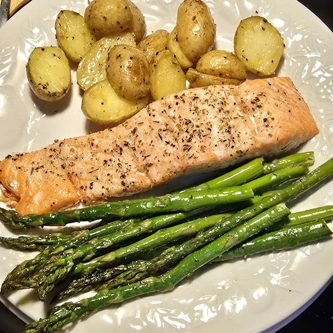 Garlic Butter-Roasted Salmon with Potatoes & Asparagus