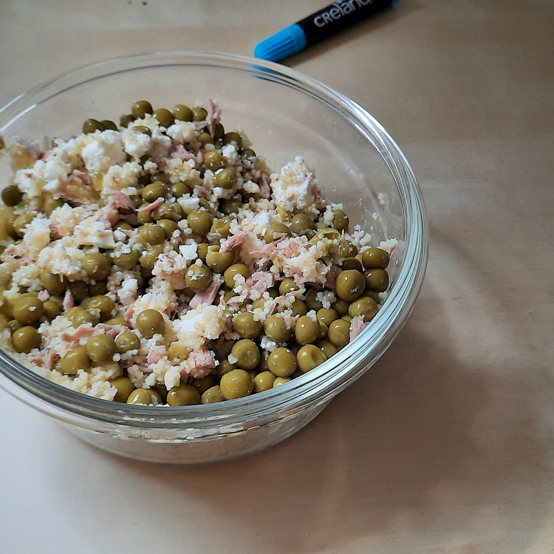 Quinoa Thunfisch Erbsen Feta