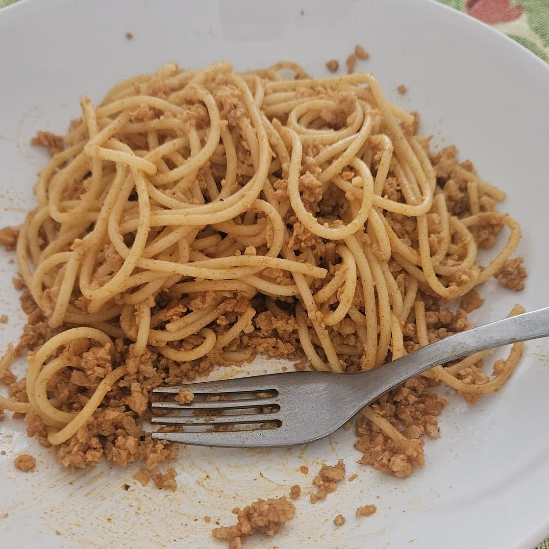 Pasta con carne picada vegana
