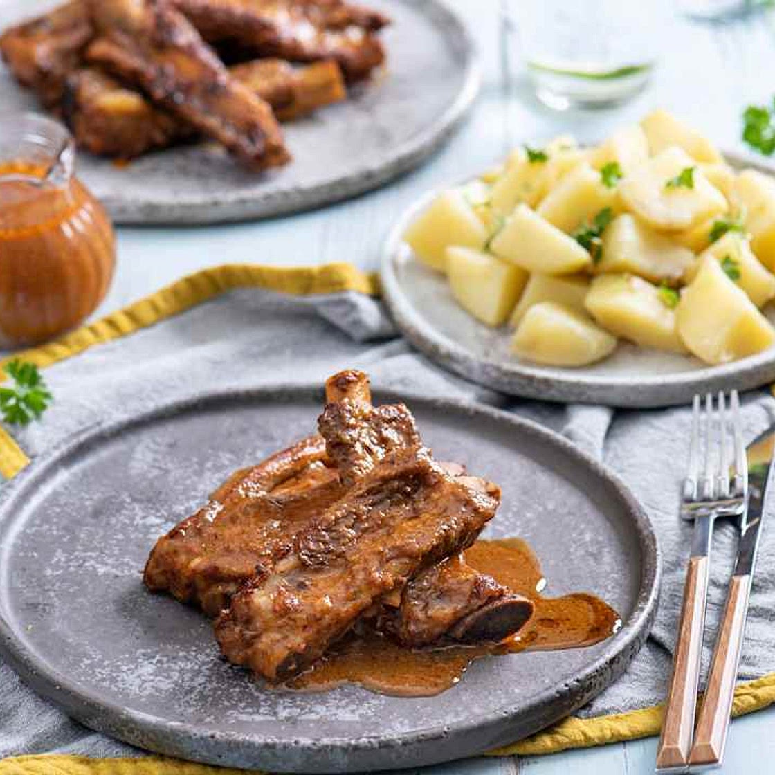 Slow cooked ribs in smoked paprika barbecue sauce