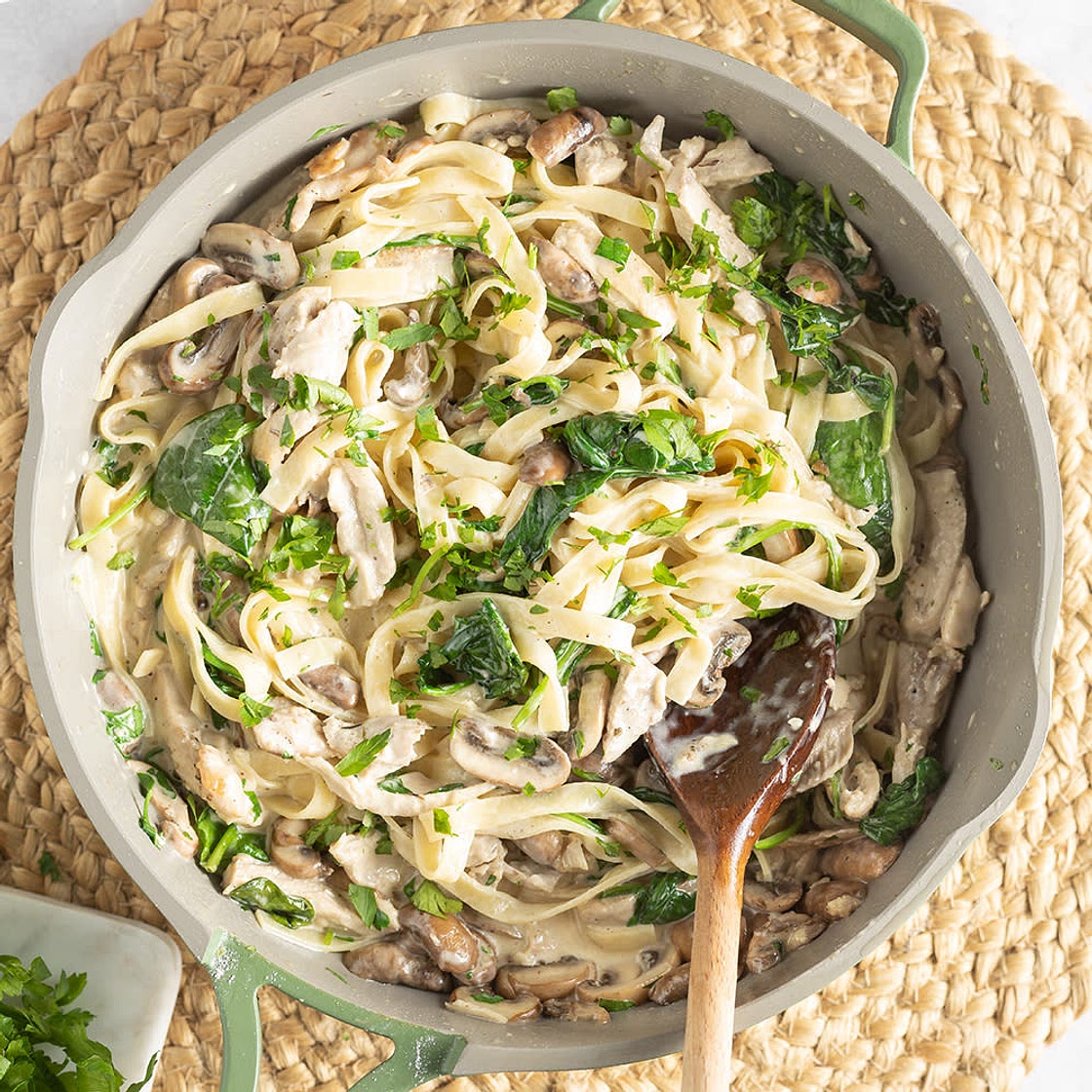 Chicken Alfredo with mushrooms and spinach