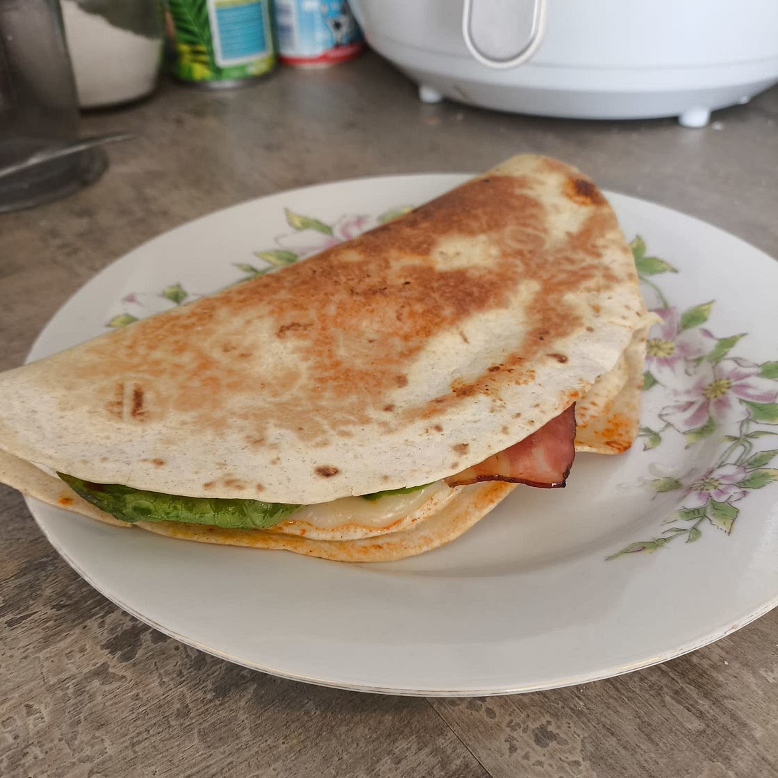 Low Calorie & High Protein Breakfast Wrap by Aussie Fitness