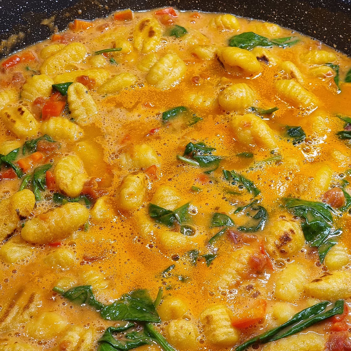 Gnocchi in Spinat Tomaten Sauce