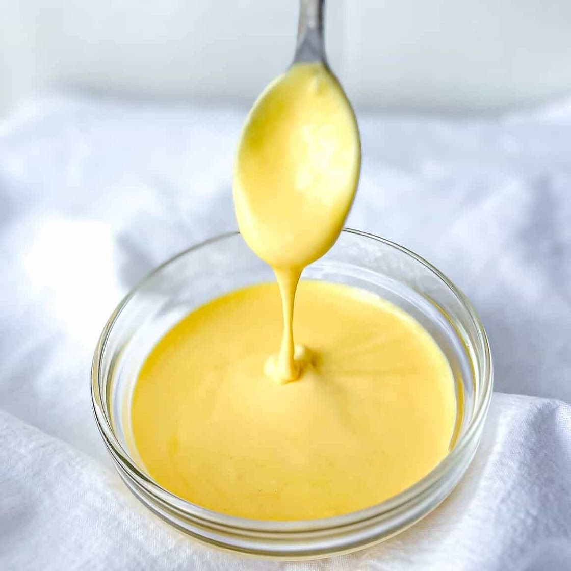 Traditional Hollandaise Sauce