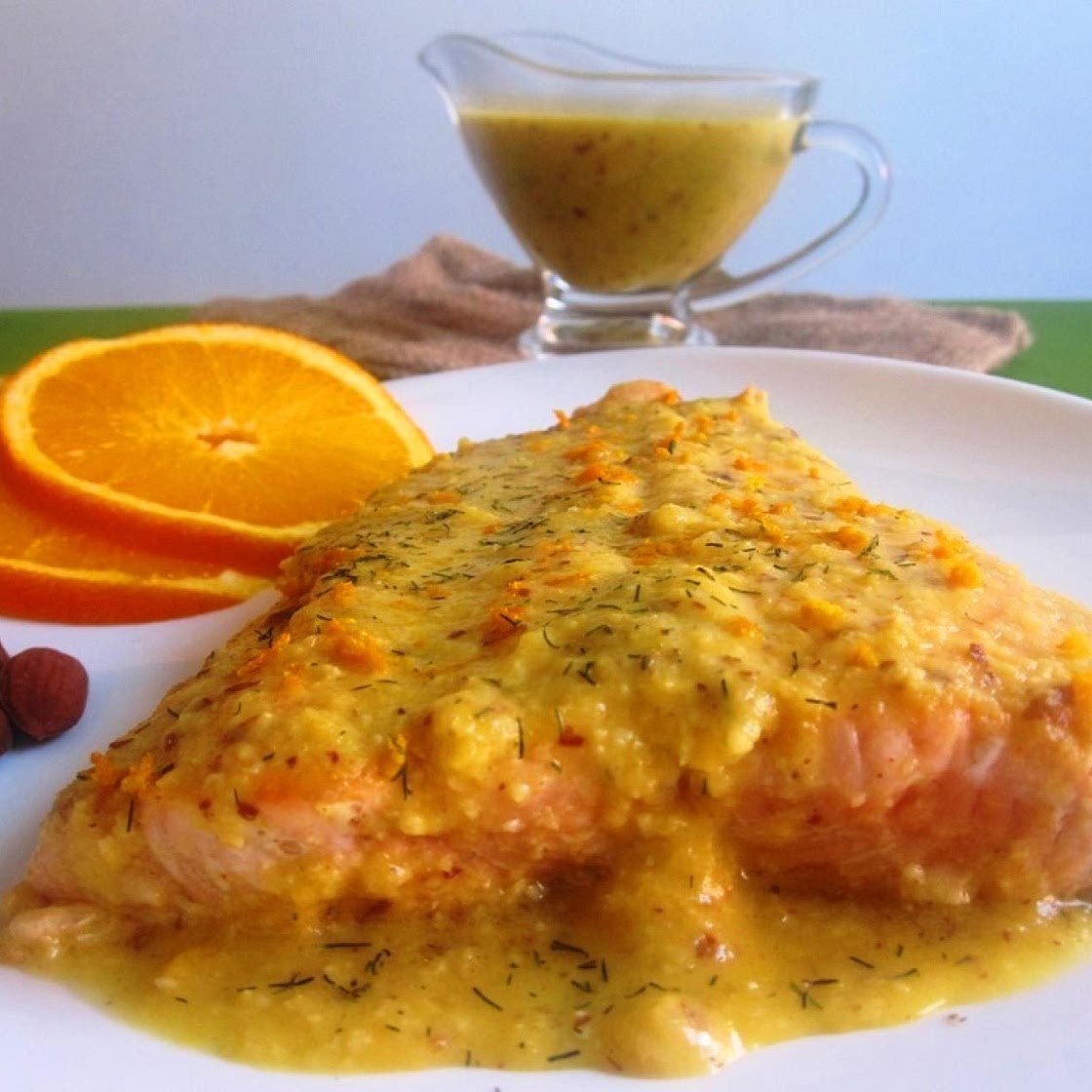 Salmón a la naranja con almendras