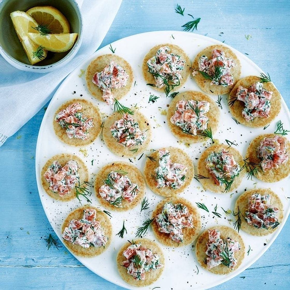 Salmon tartare blinis