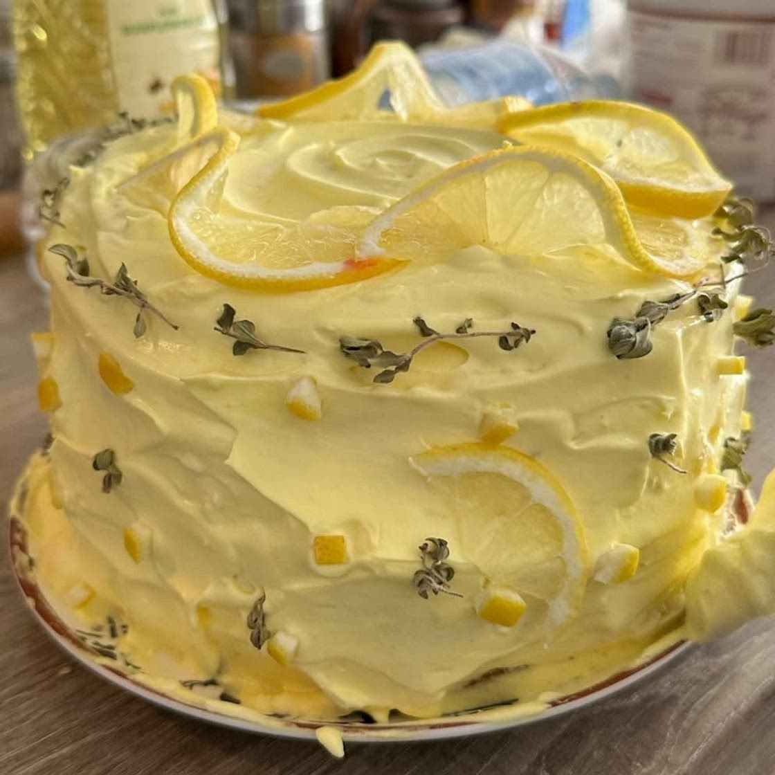 Lemon Cake w/ Lemon Curd and Mascarpone Whipped cream 🍋