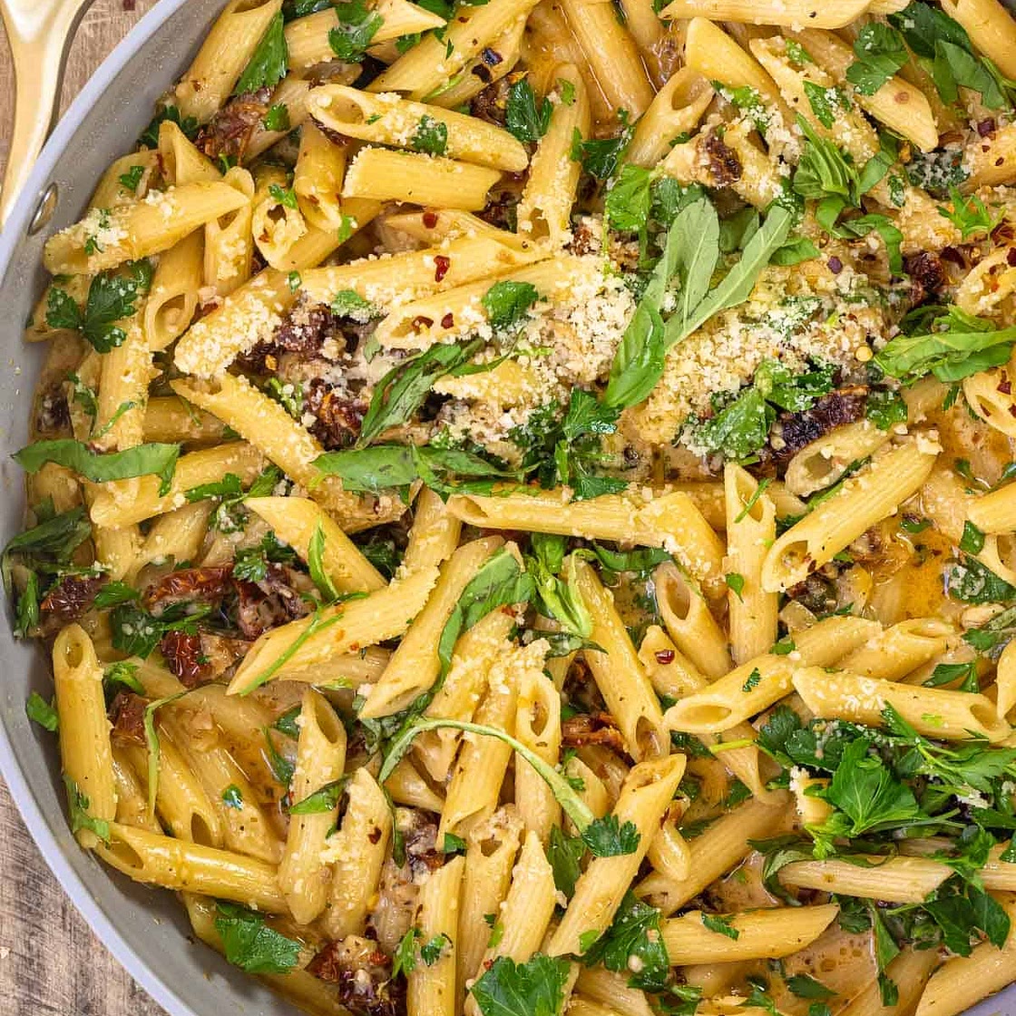 10-Minute Sun-Dried Tomato Pasta