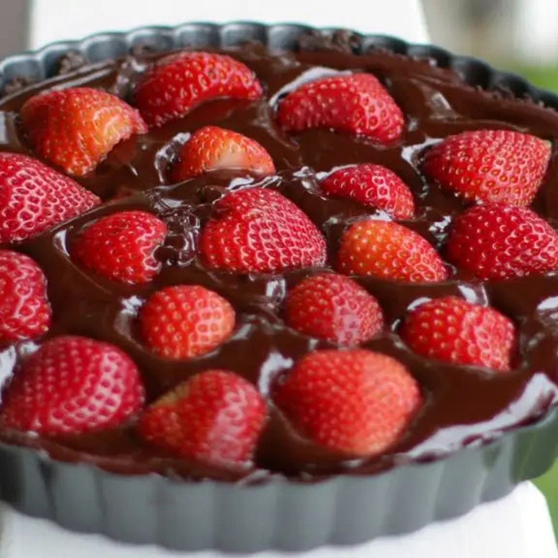 No Bake Gluten and Dairy Free Chocolate Strawberry Tart