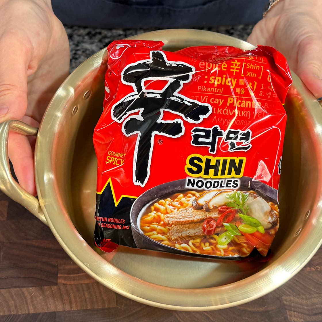 Want to Eat Ramyun (Ramen) Like Koreans? Try These 3 Easy Tips!💛