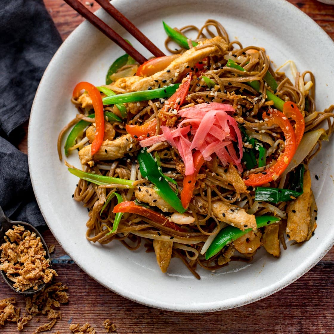 chicken + prawn yaki soba recipe | yaki soba wagamama