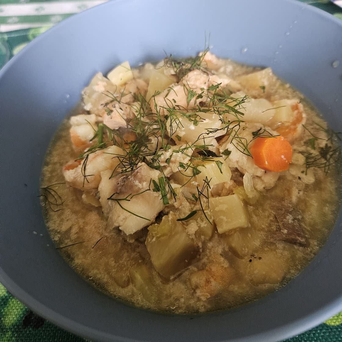 Hearty Salmon Chowder