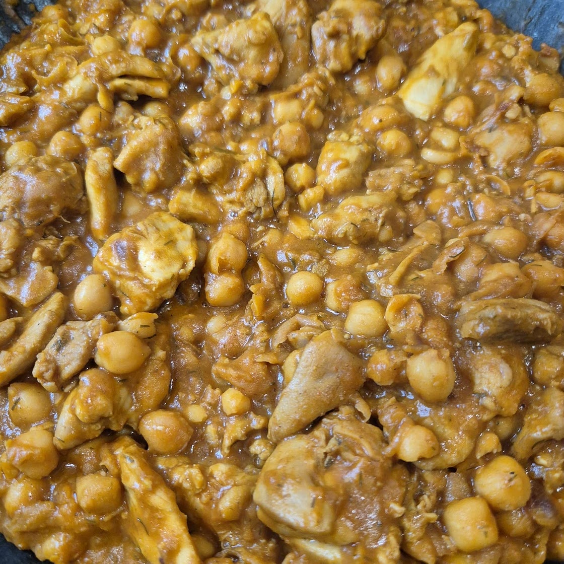 Creamy Chickpea Chicken Curry