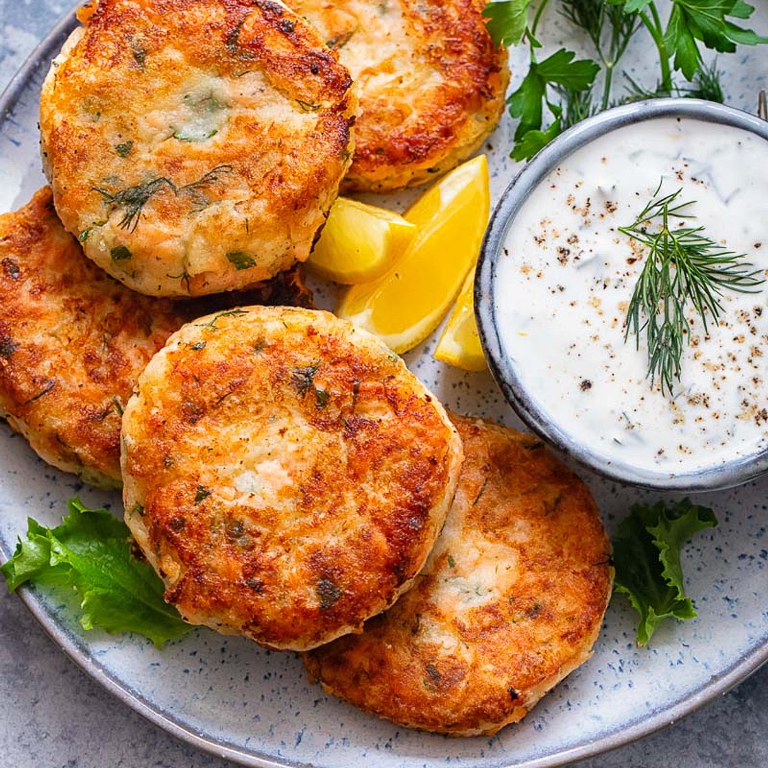 Salmon Cakes with Chive and Garlic Sauce