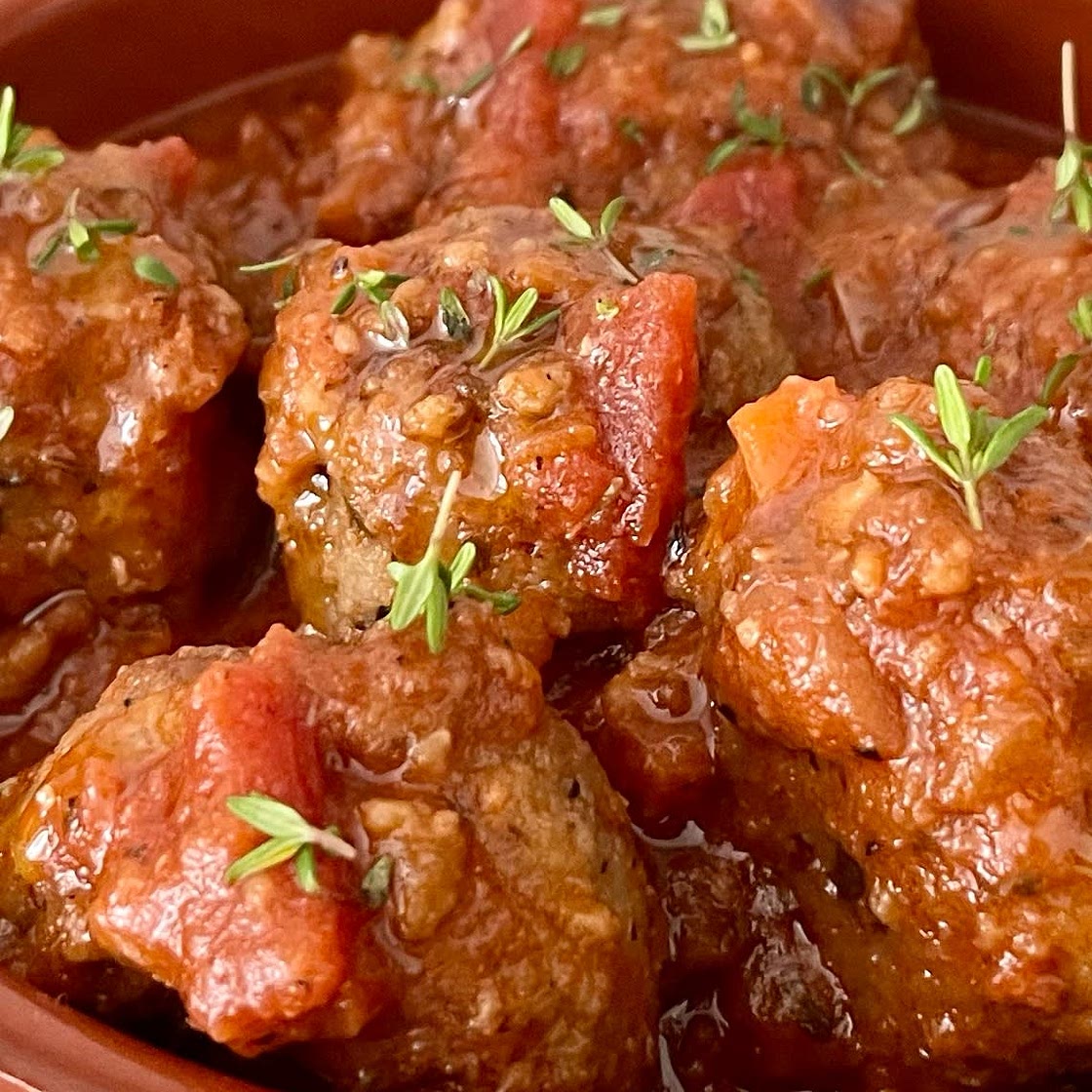 Polpette di melanzane al sugo (Aubergine balls in tomato sauce)