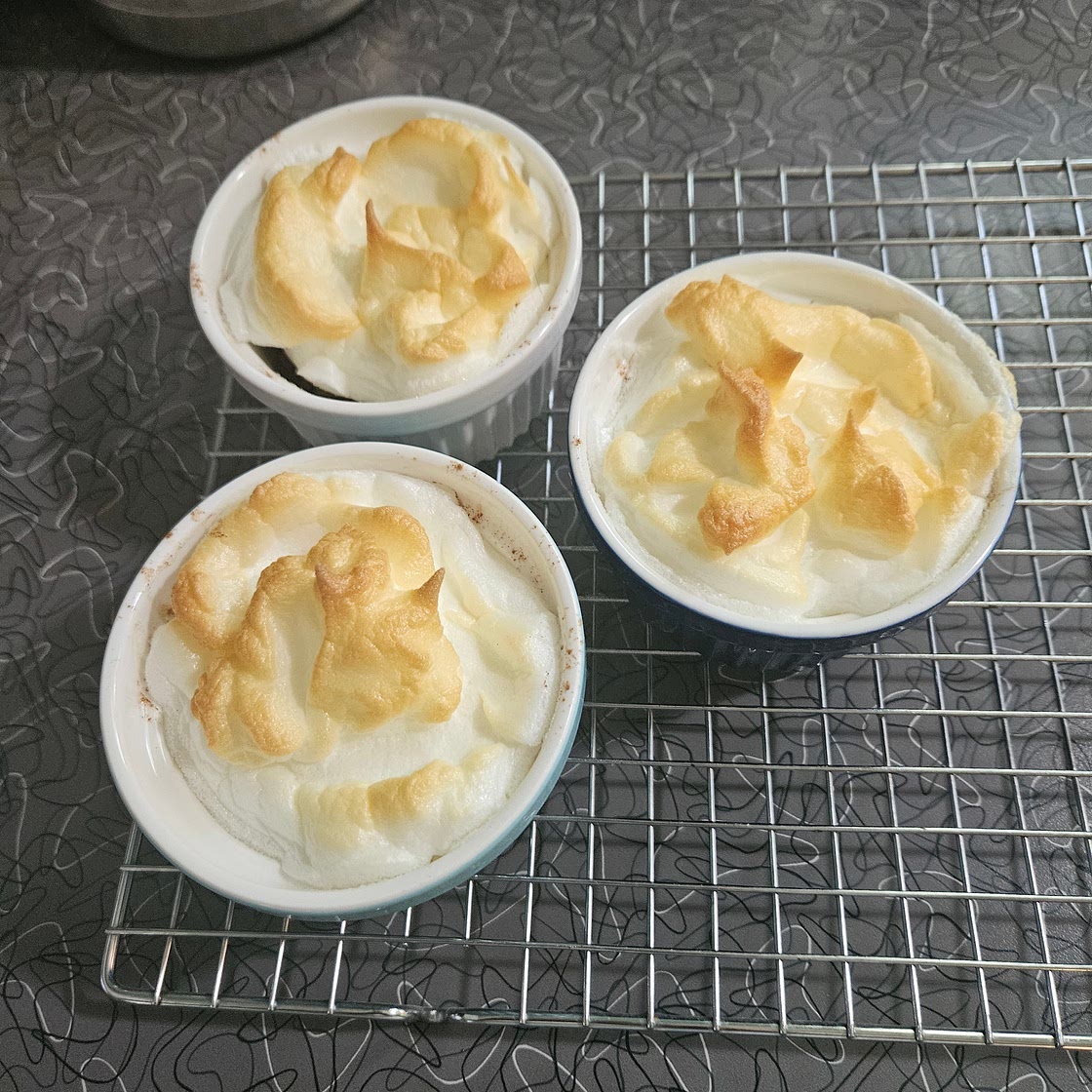 Keto meringue pie