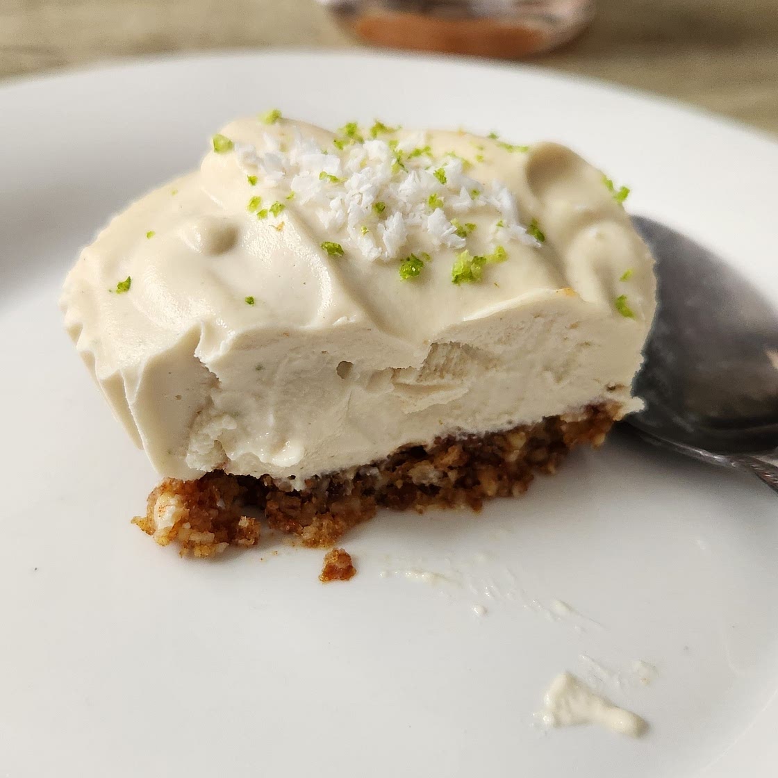 Raw vegan lime cheesecakes