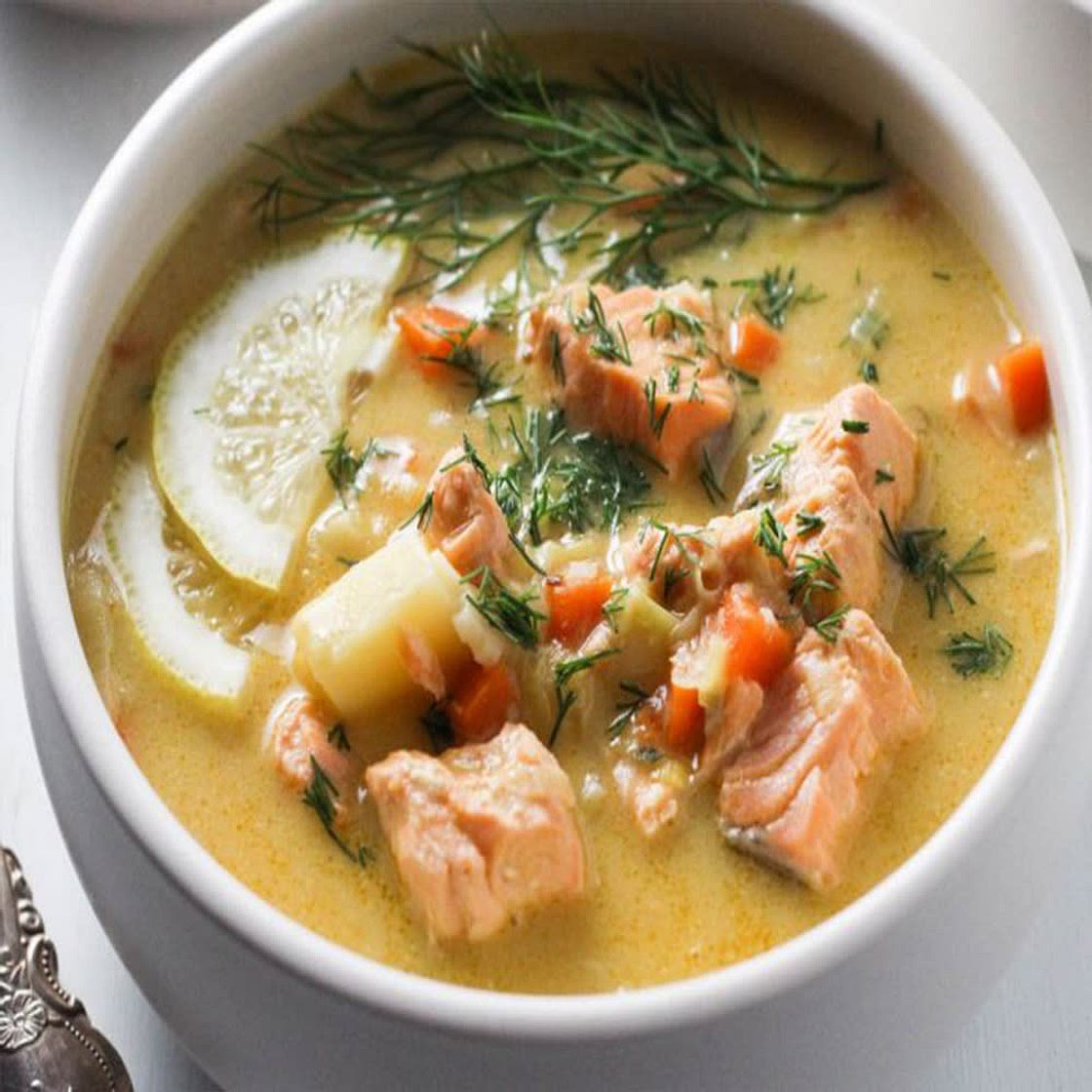 Finnish Salmon Soup (Lohikeitto) Recipe – Creamy & Delicious