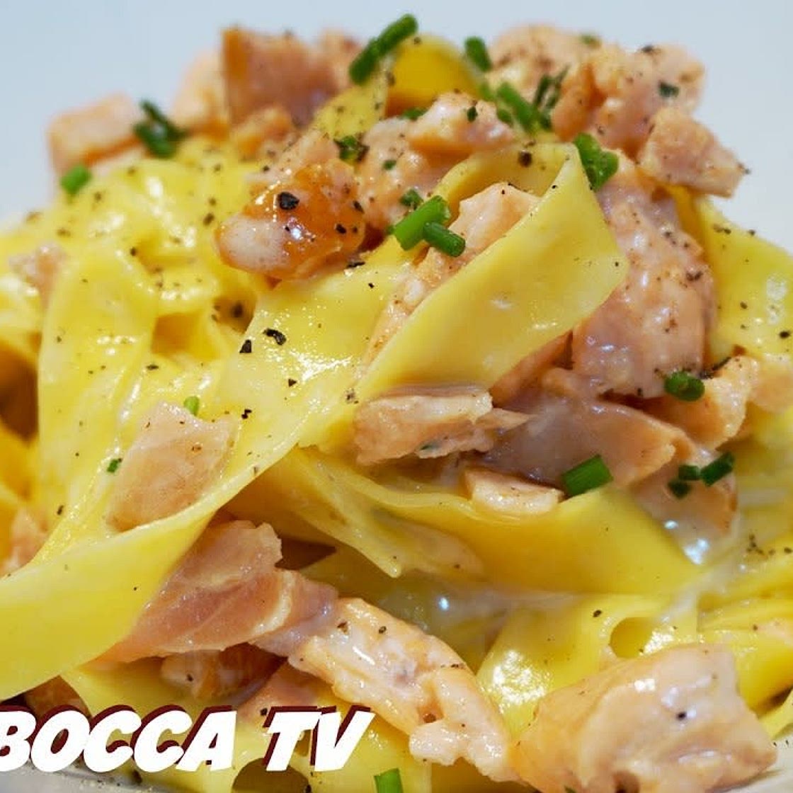 Pasta al salmone affumicato con panna...e ti allunghi di una spanna!