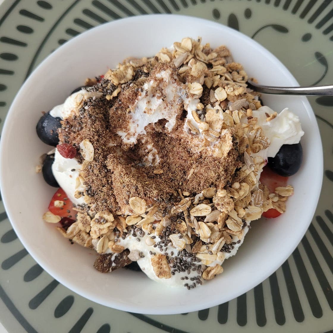Granola overnight Greek yogurt