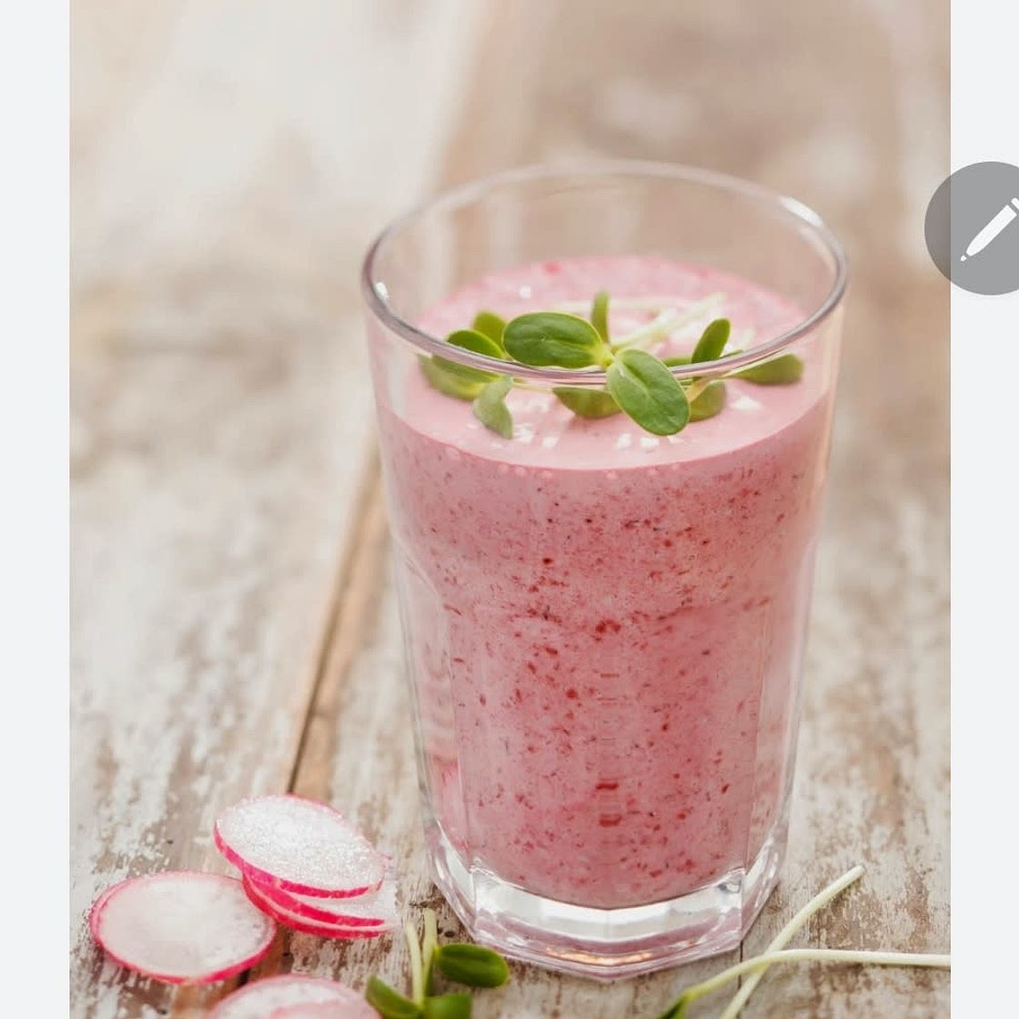 Berberis radish apple smoothie