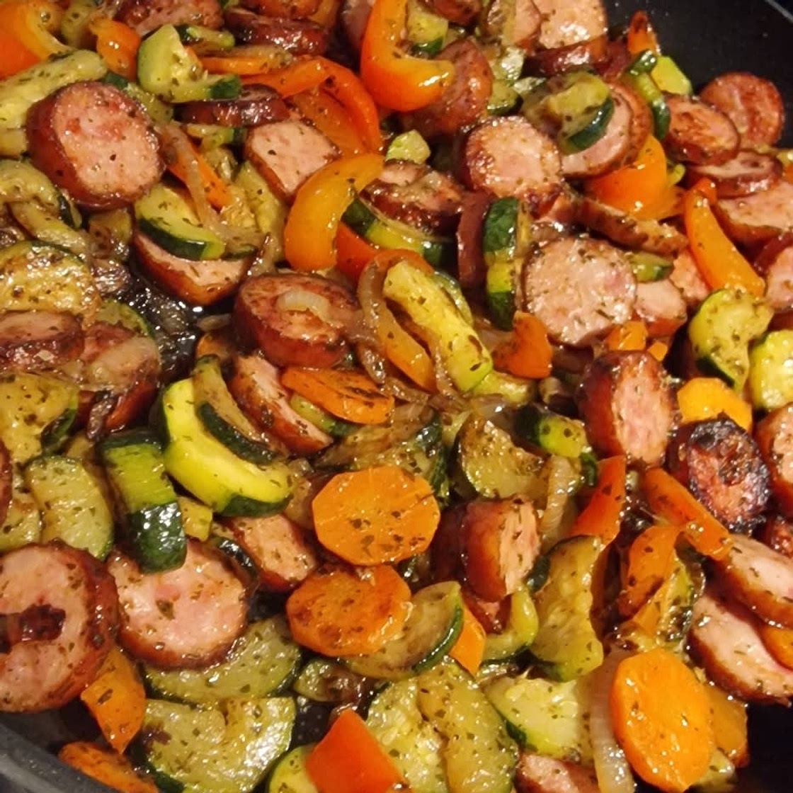 20 Minute Skillet Sausage & Zucchini