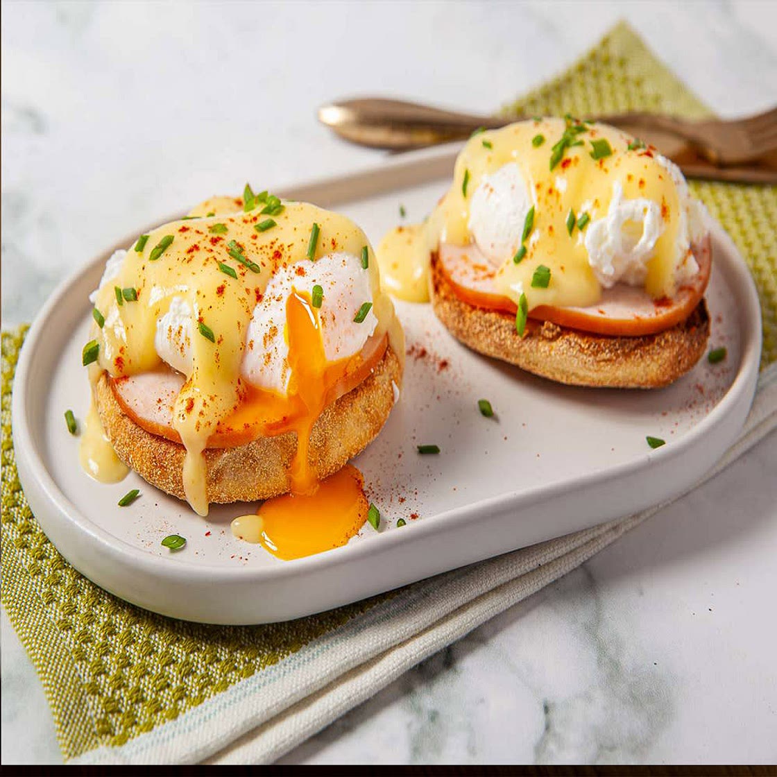 Perfect Eggs Benedict Recipe – Homemade Hollandaise Sauce | Sharp Blades