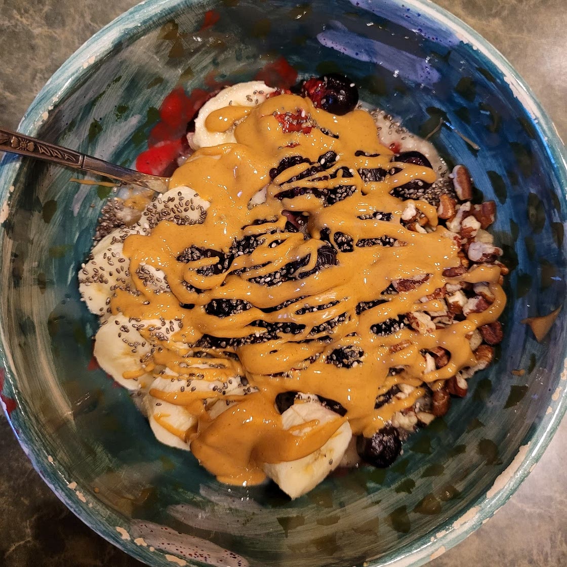 Peanut Butter Breakfast Oatmeal Bowl