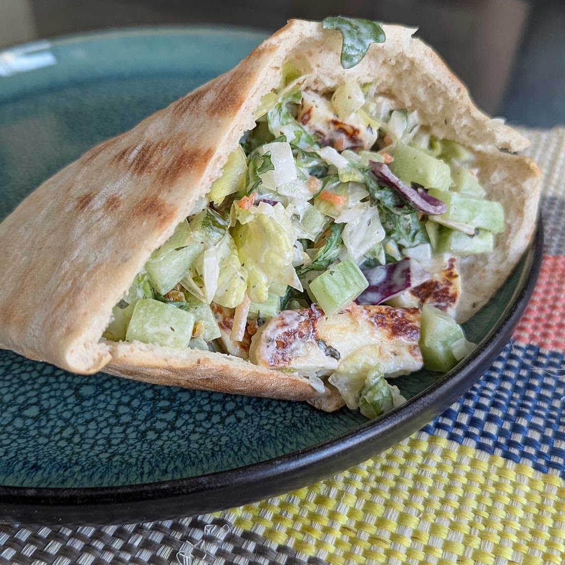 Halloumi falafel pittas